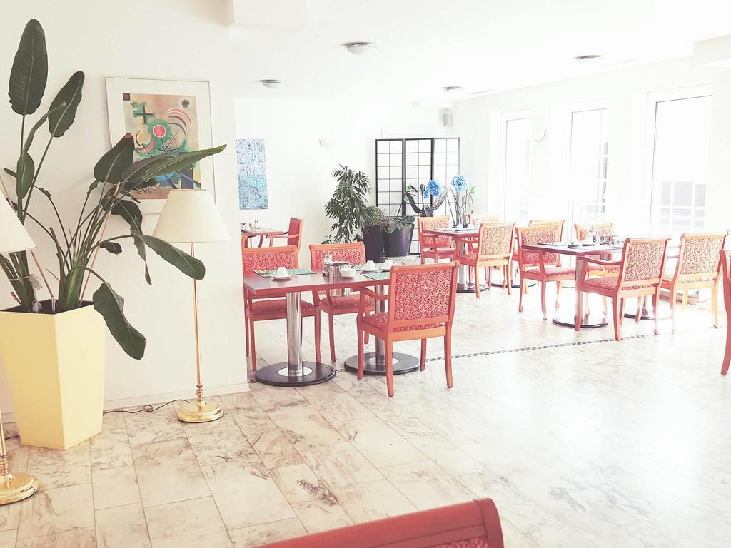 Kolner Hof Hotel 3*